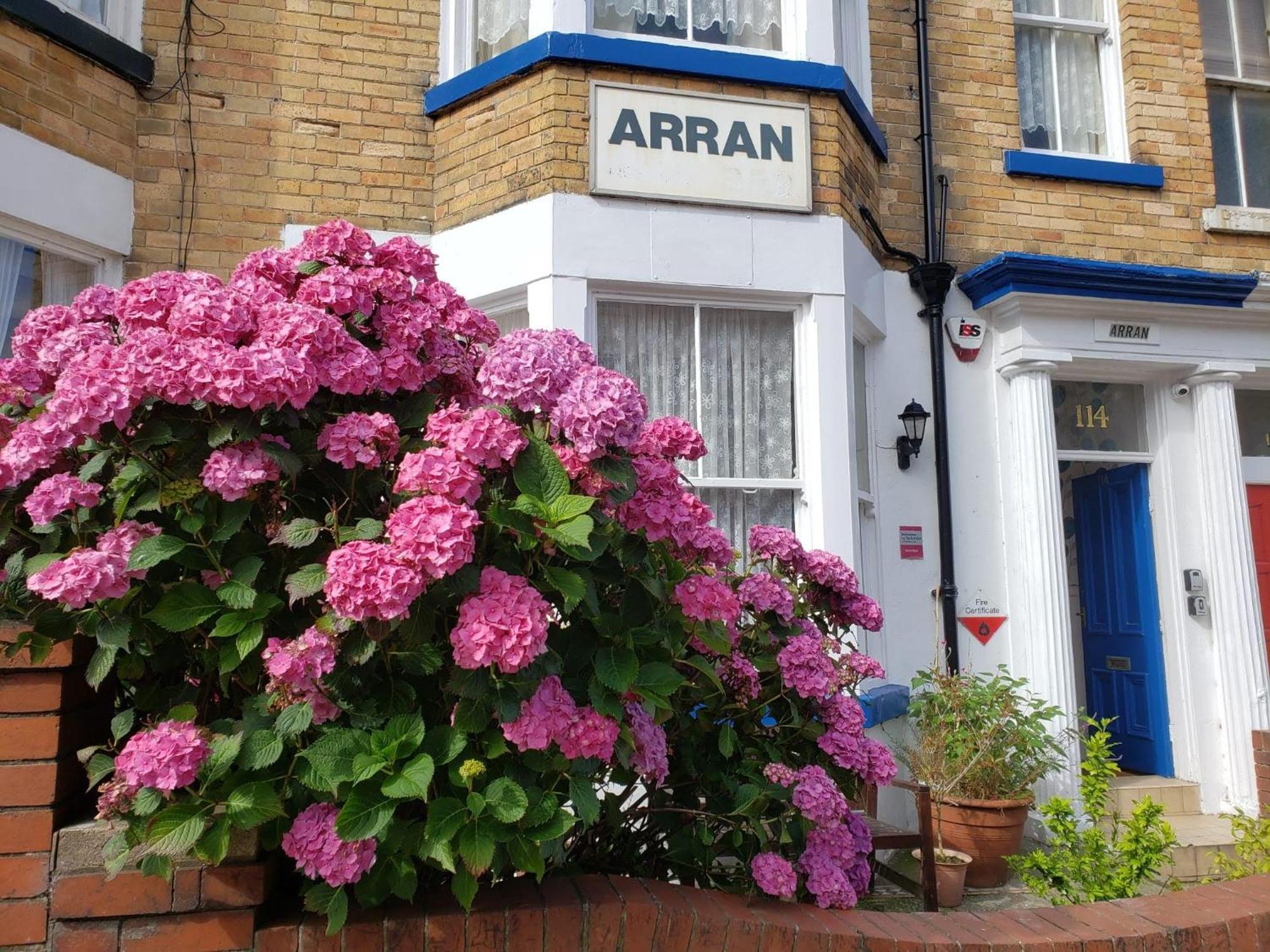 The Arran Hotel Scarborough Bagian luar foto