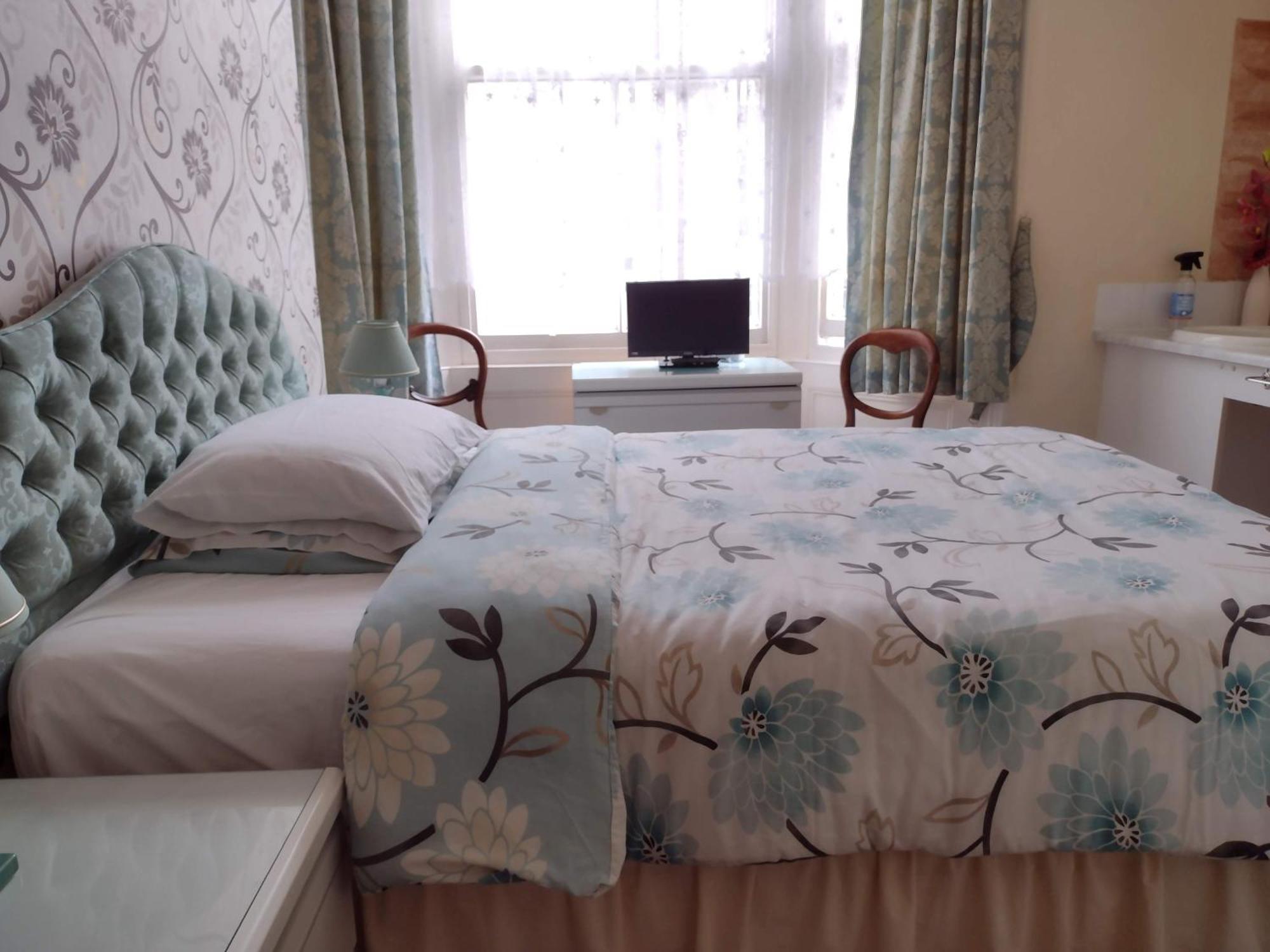 The Arran Hotel Scarborough Bagian luar foto