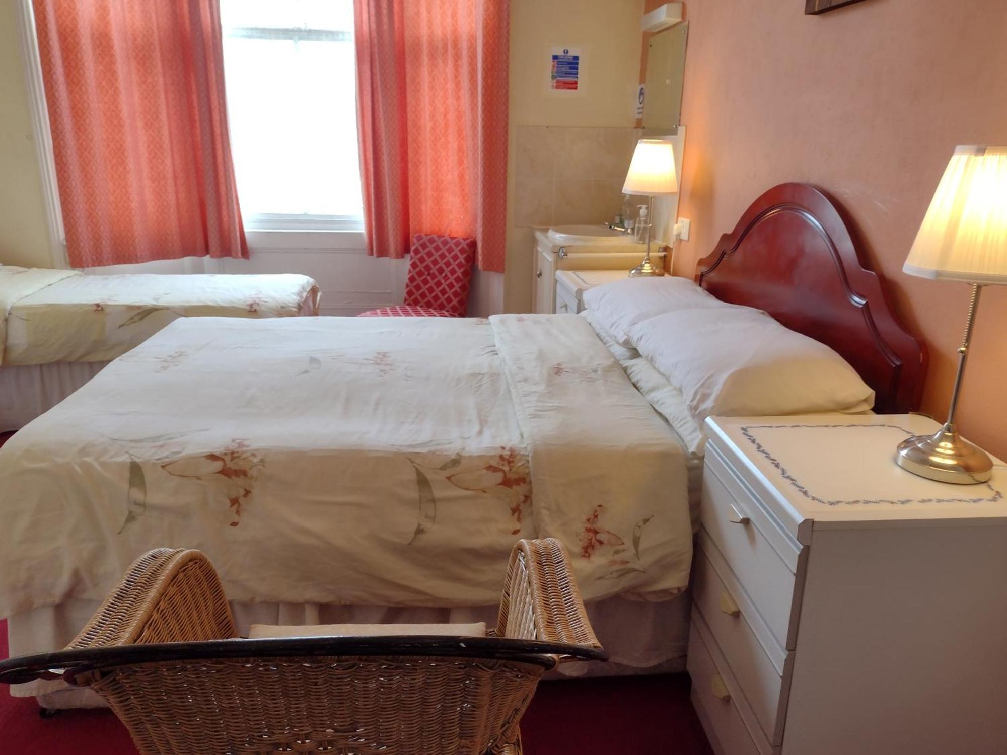 The Arran Hotel Scarborough Bagian luar foto